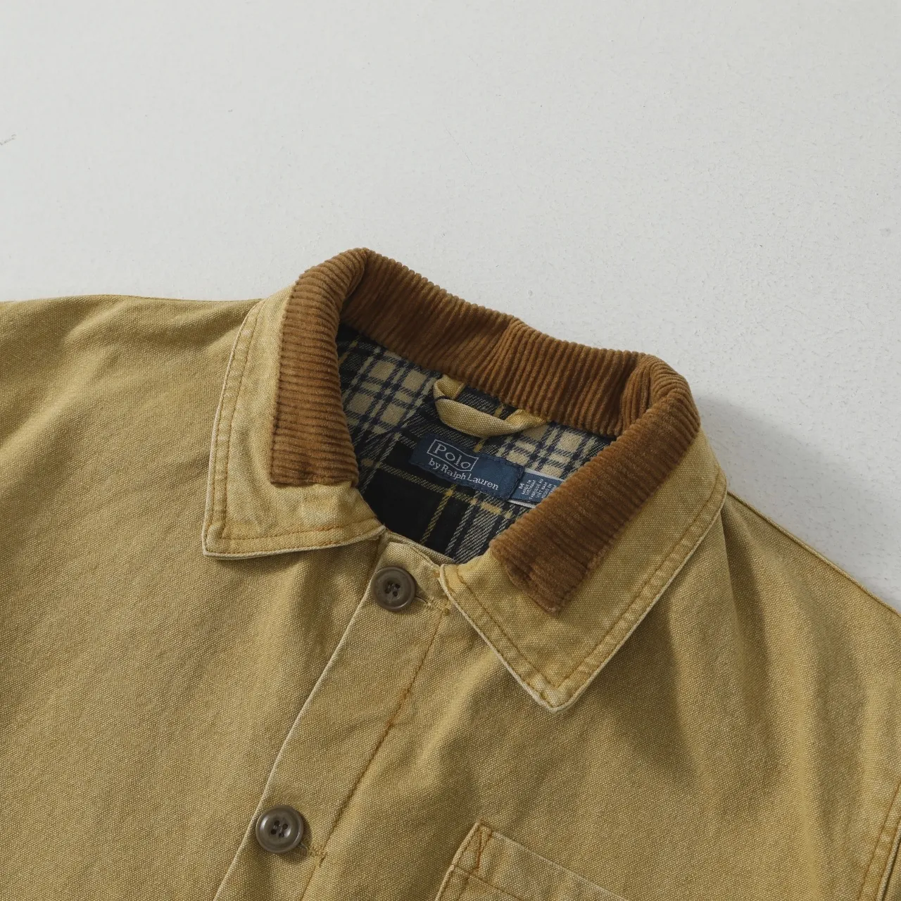 P490 #R12 Ralph Lauren Ralph Lauren Barn style heavy-duty washed distressed vintage jacket, same style for men and women POLO Ralph Lauren 25th Spring New Casual splicing versatile jacket WMPOOTWN top is light and soft to wear, which is also the Barn style that is very popular recently. The version is very correct, comfortable to wear and has a sense of style at the same time. The splicing details are also very delicate. The 100% pure cotton has just the right hardness and is not that stiff!! It is a very outstanding piece, and the texture and fit can be seen immediately on the upper body. This collection is fantastic, both in design and fabric.  Retro and Timeless Color: Khaki Size: M-XXL M: Bust 120 Length 72 Sleeve Length 62 Shoulder Width 49 L: Bust 124 Length 74 Sleeve Length 63 Shoulder Width 50